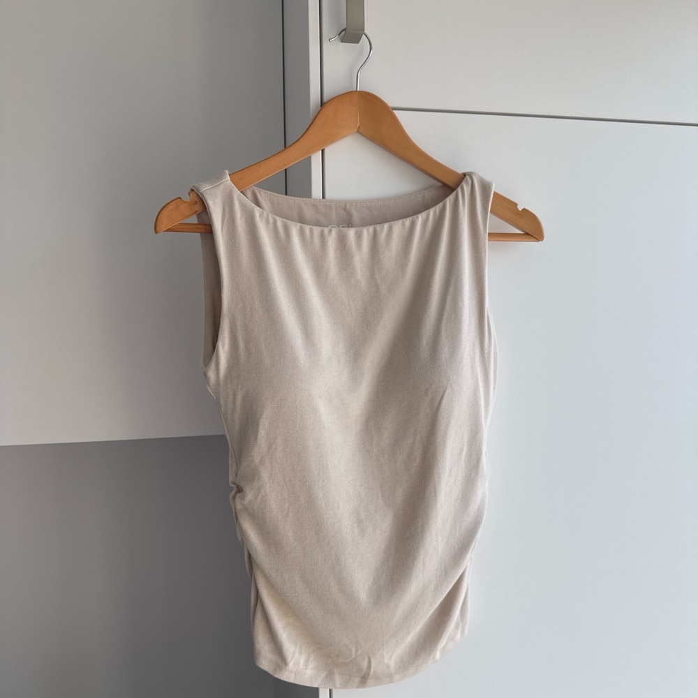 🤍 OGL Cream-Coloured Sleeveless Top - Pad included